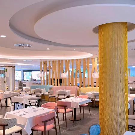 Costa Calero Thalasso & 4* 卡列罗港